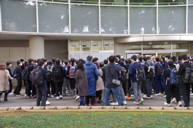 〈2020年度入試〉埼玉県　湧き上がる大きな歓声　埼玉県内公立高校144校で合格発表-令和２年度